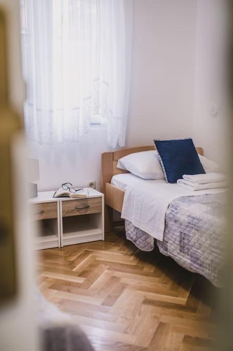 Apartment Marjan Hill 3-br Apt,5 Guests Private Garden Near *
