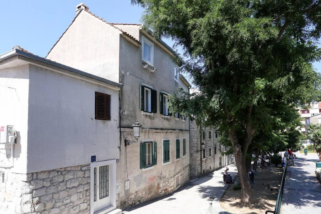 Monfrina 1, Luxury With Balcony In The Old Town *