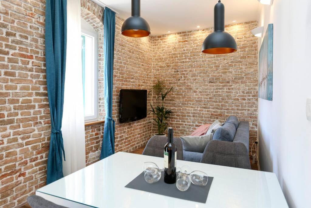 Monfrina 1, Luxury With Balcony In The Old Town * Split