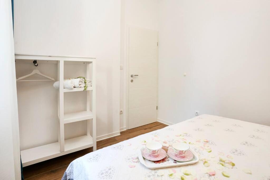 Monfrina 1, Luxury With Balcony In The Old Town Apartment