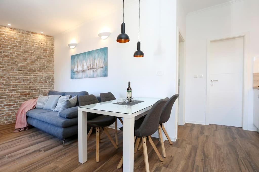 Monfrina 1, Luxury With Balcony In The Old Town