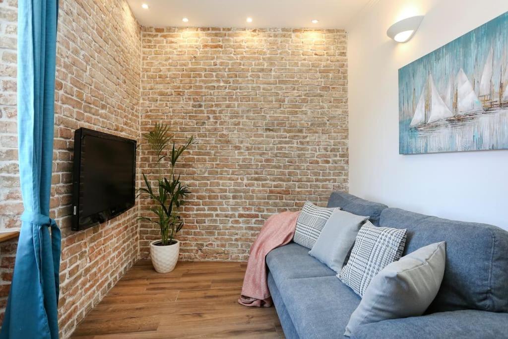 Monfrina 1, Luxury With Balcony In The Old Town