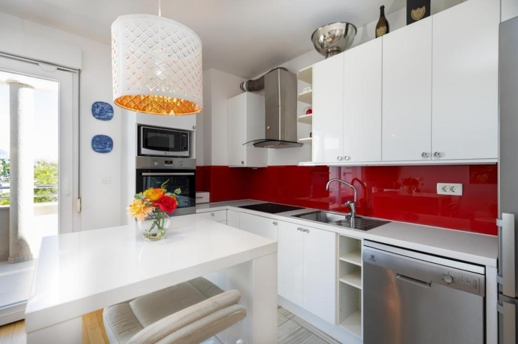 In With Sea View, Balcony, Air Conditioning, Wifi 5141-1 Apartment Split