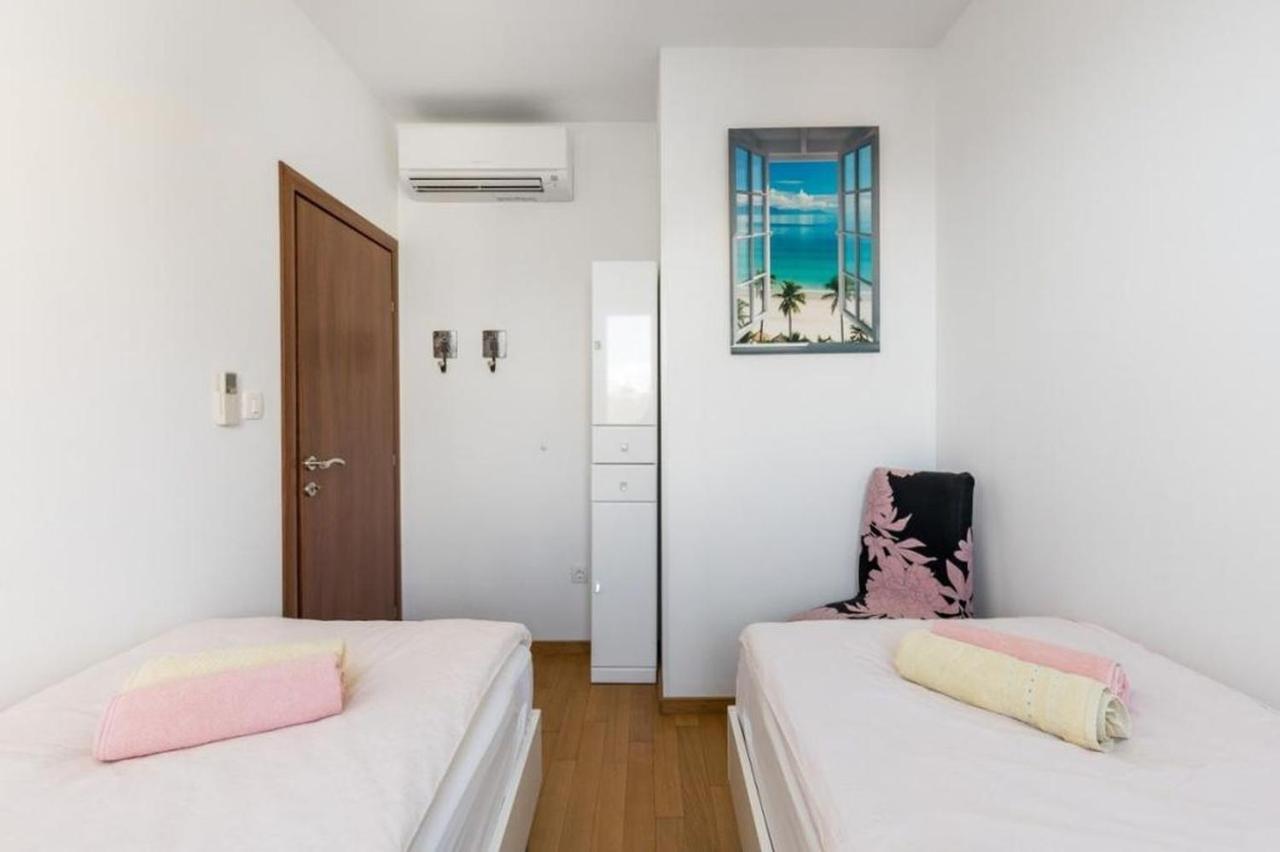 Apartment In With Sea View, Balcony, Air Conditioning, Wifi 5141-1 *