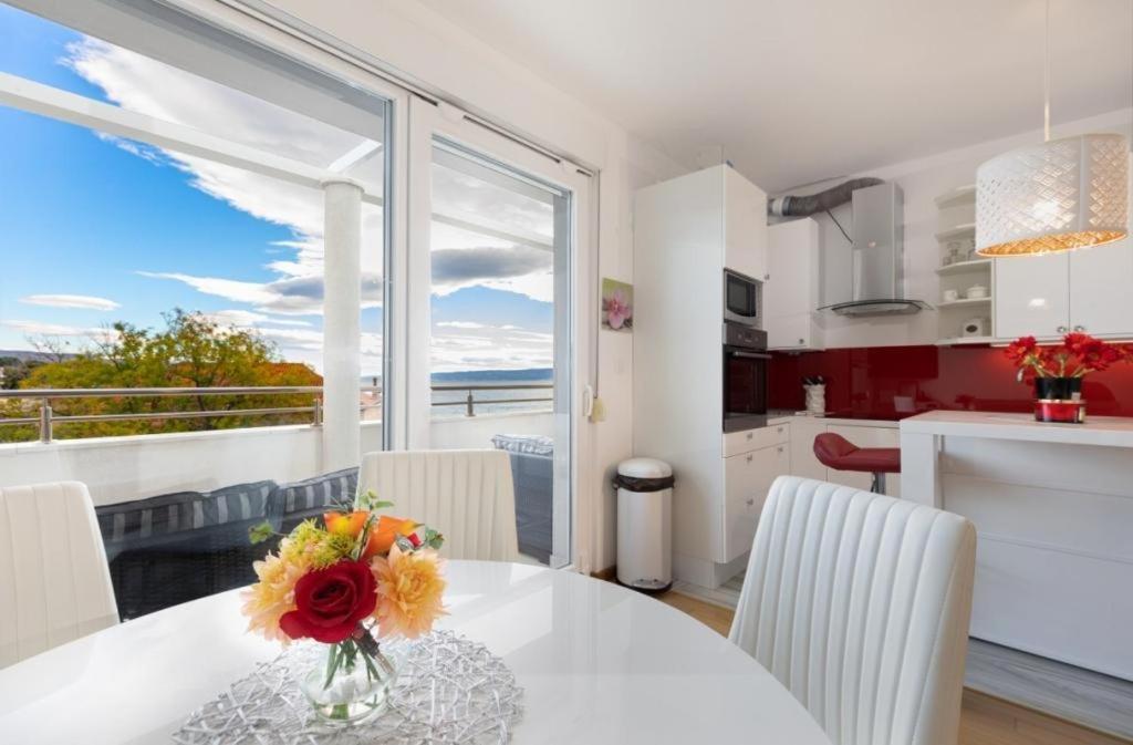 In With Sea View, Balcony, Air Conditioning, Wifi 5141-1 Split