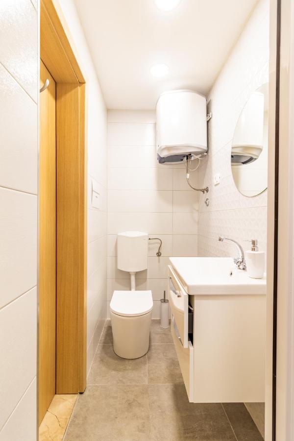 Apartment Vanilla Split