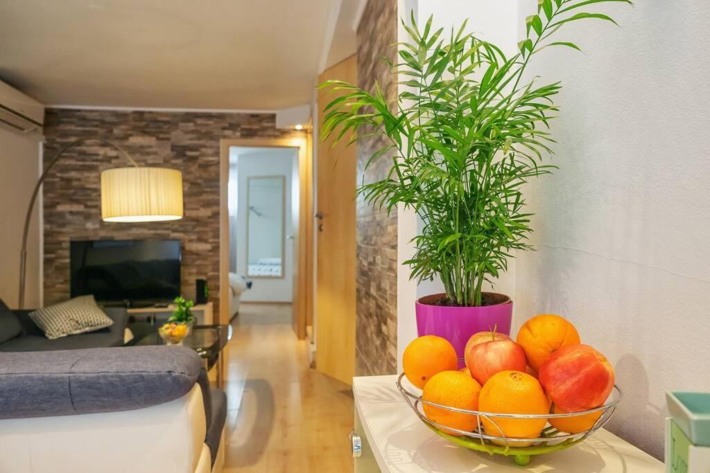 Relaxing 2bd Apartment, Ground Floor - Walk To Old Town *