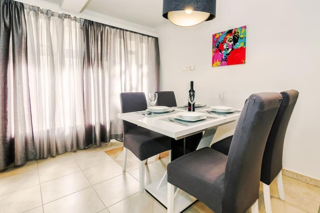 Relaxing 2bd Apartment, Ground Floor - Walk To Old Town * Split
