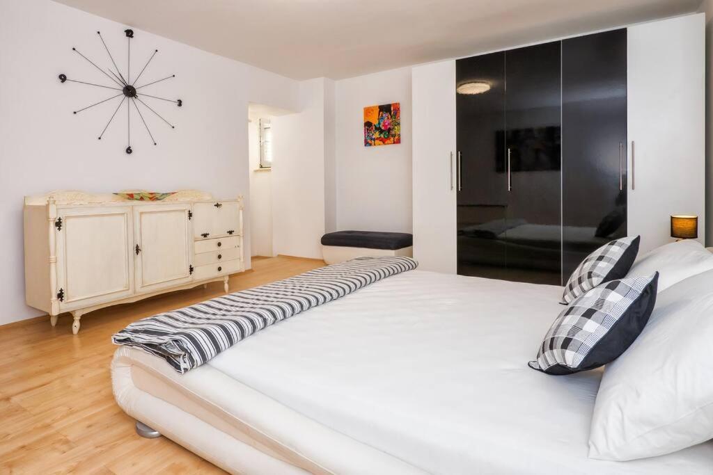 Apartment Relaxing 2bd Apartment, Ground Floor - Walk To Old Town *
