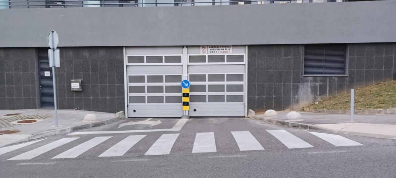 Sea Smile With Garage Parking Apartment Split