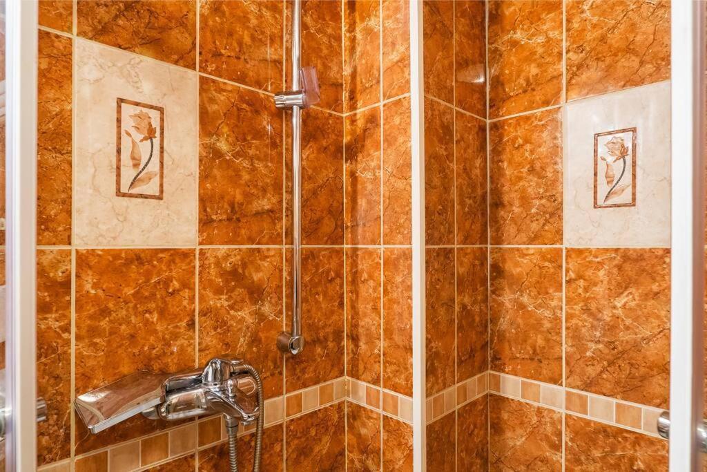 Relaxing 2bd Apartment, Ground Floor - Walk To Old Town Apartment Split