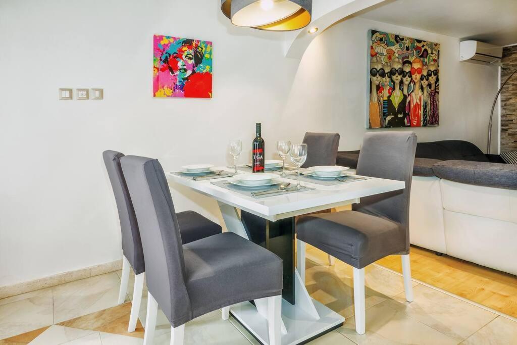 Apartment Relaxing 2bd Apartment, Ground Floor - Walk To Old Town Split