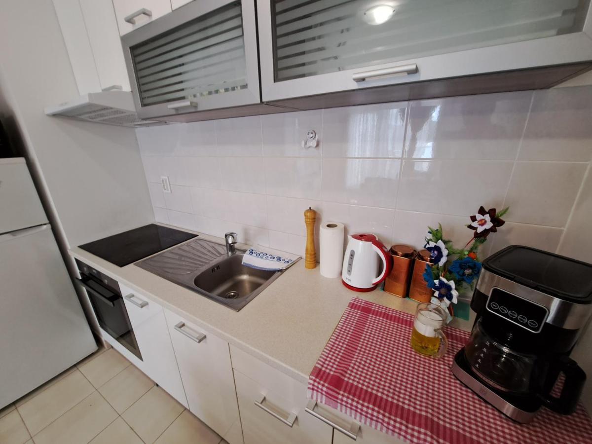 Apartment Mariposa: Balcony With Parking Near Split's Largest Mall Split