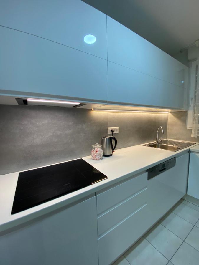 Apartment Sandra, With 2 Bathroom, Wi-fi, Private Parking