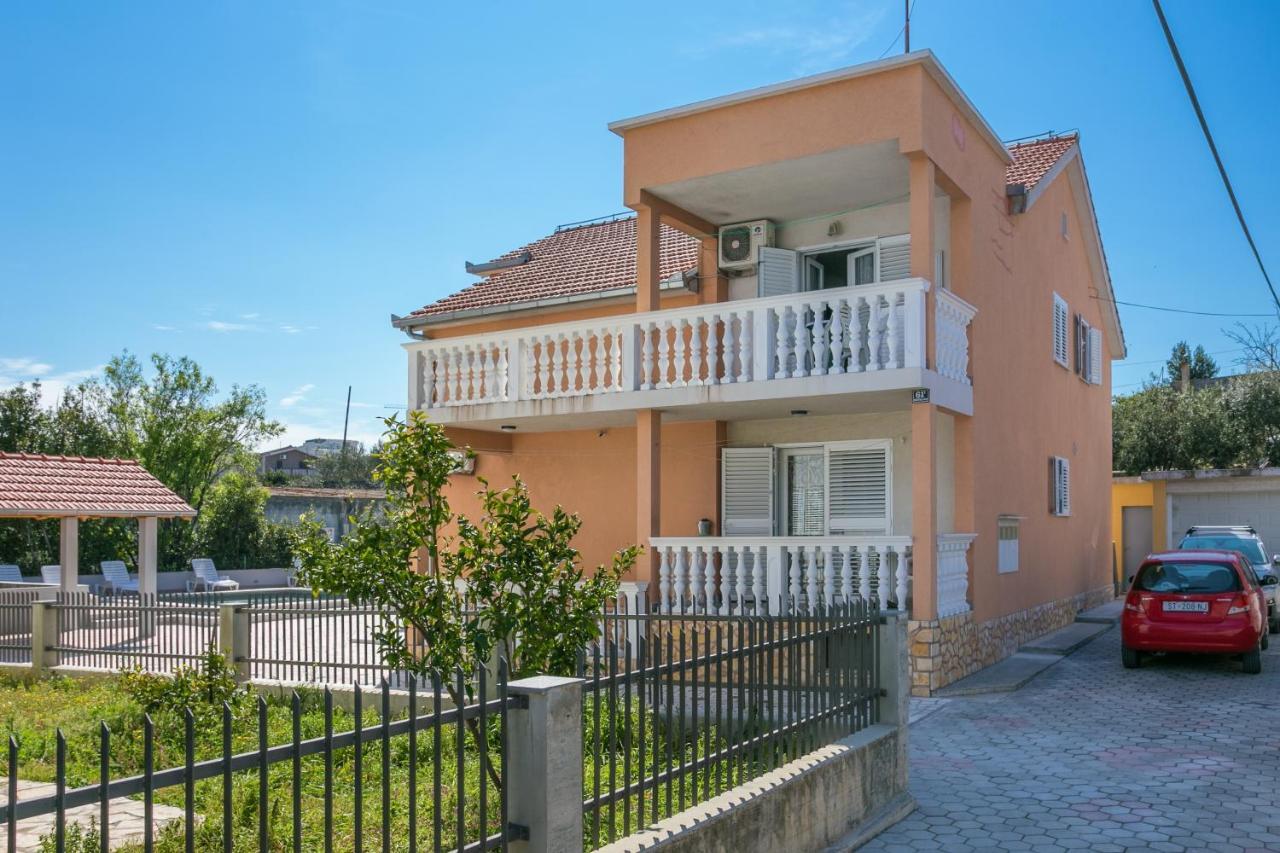 Family Friendly With A Swimming Pool - 21026