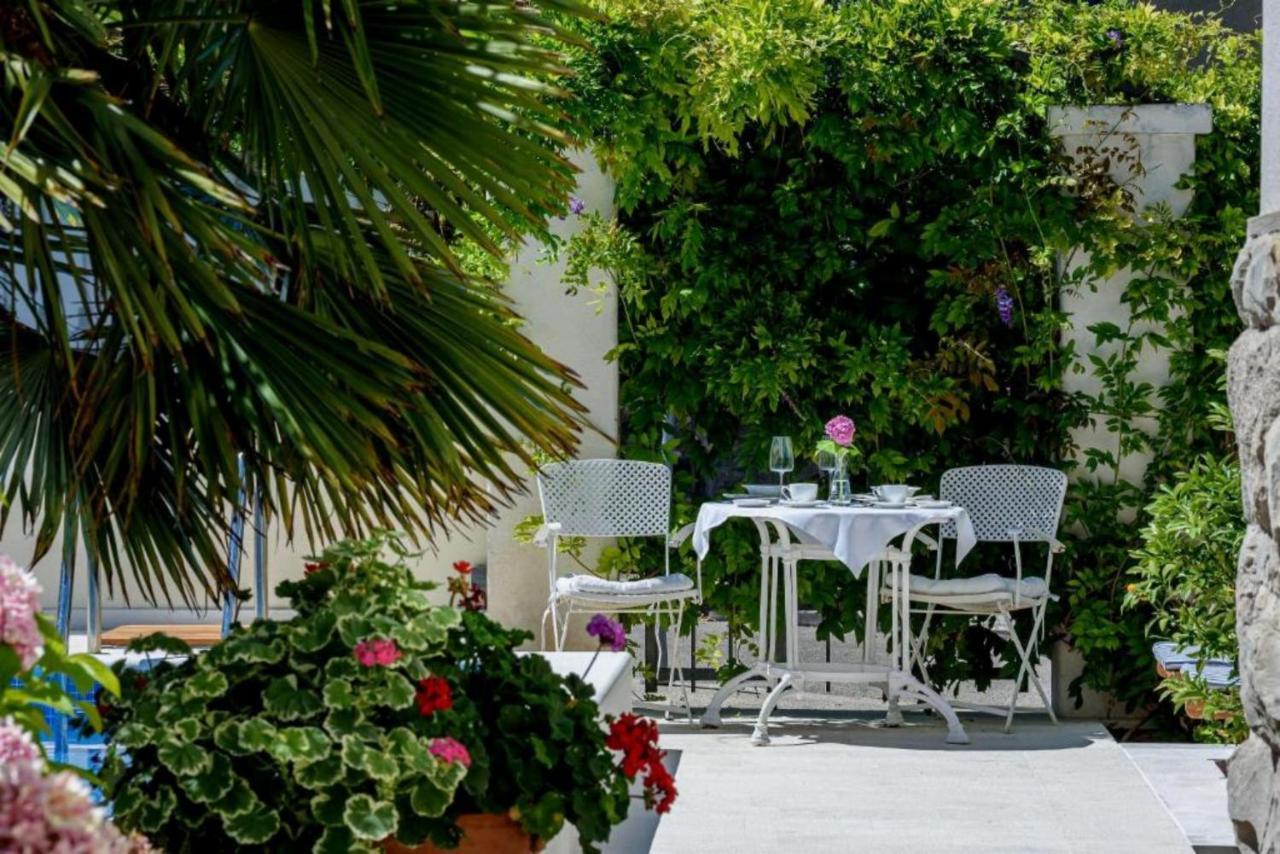 Casa de hóspedes Palace Schoen Milesi - Esense Of Prestige - Private Pool - Free Parking - Old Money Style Luxury - Walking Distance To The Old Town, The And Amenities - Buralux Split