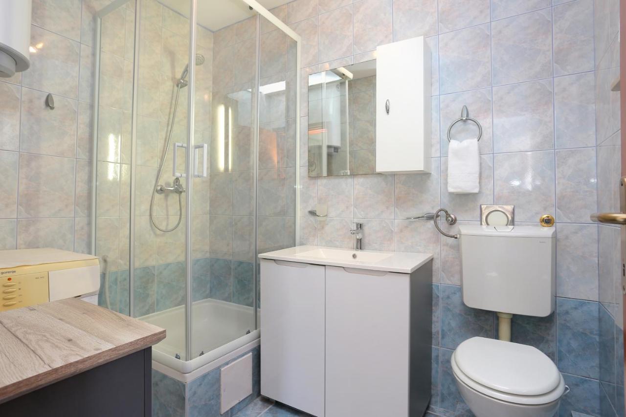 Appartement Family Friendly With A Swimming Pool - 21026 *
