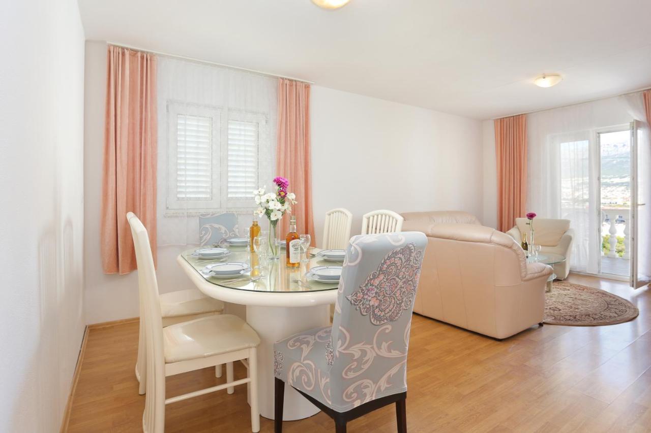 Family Friendly With A Swimming Pool - 21026 Split