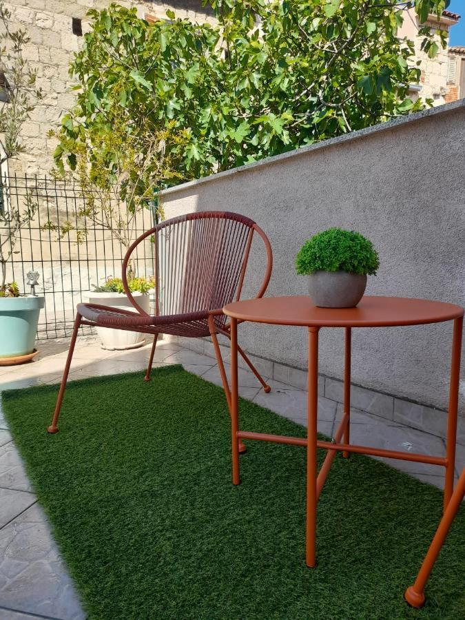 & Lasta Apartment *