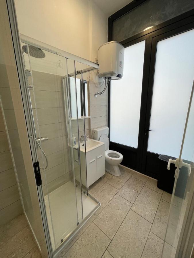 Two Bedroom N Split