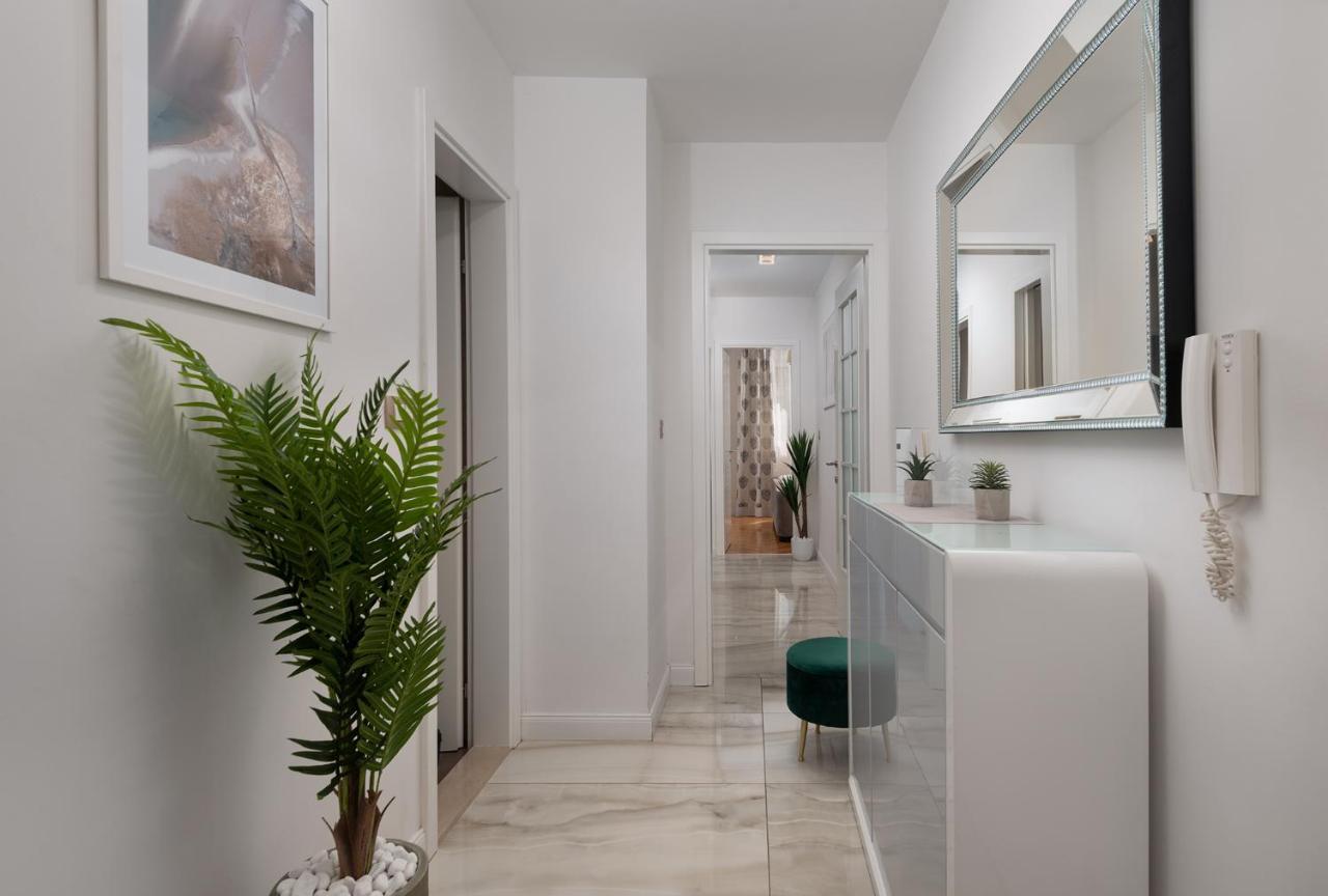 Luxury Oasis - Free Parking In Garage * Split