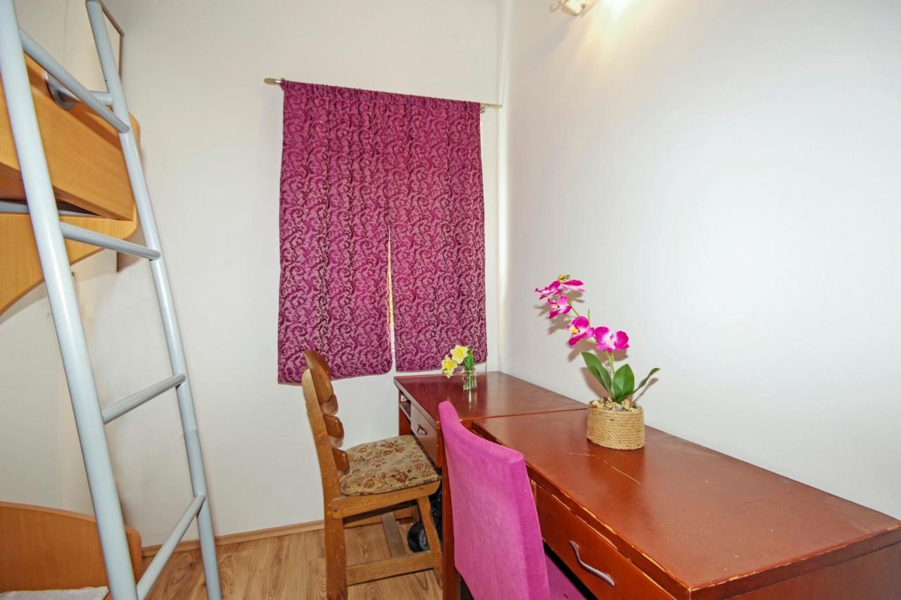 House Apartment *