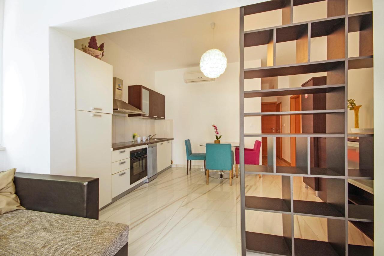 Apartment House Split
