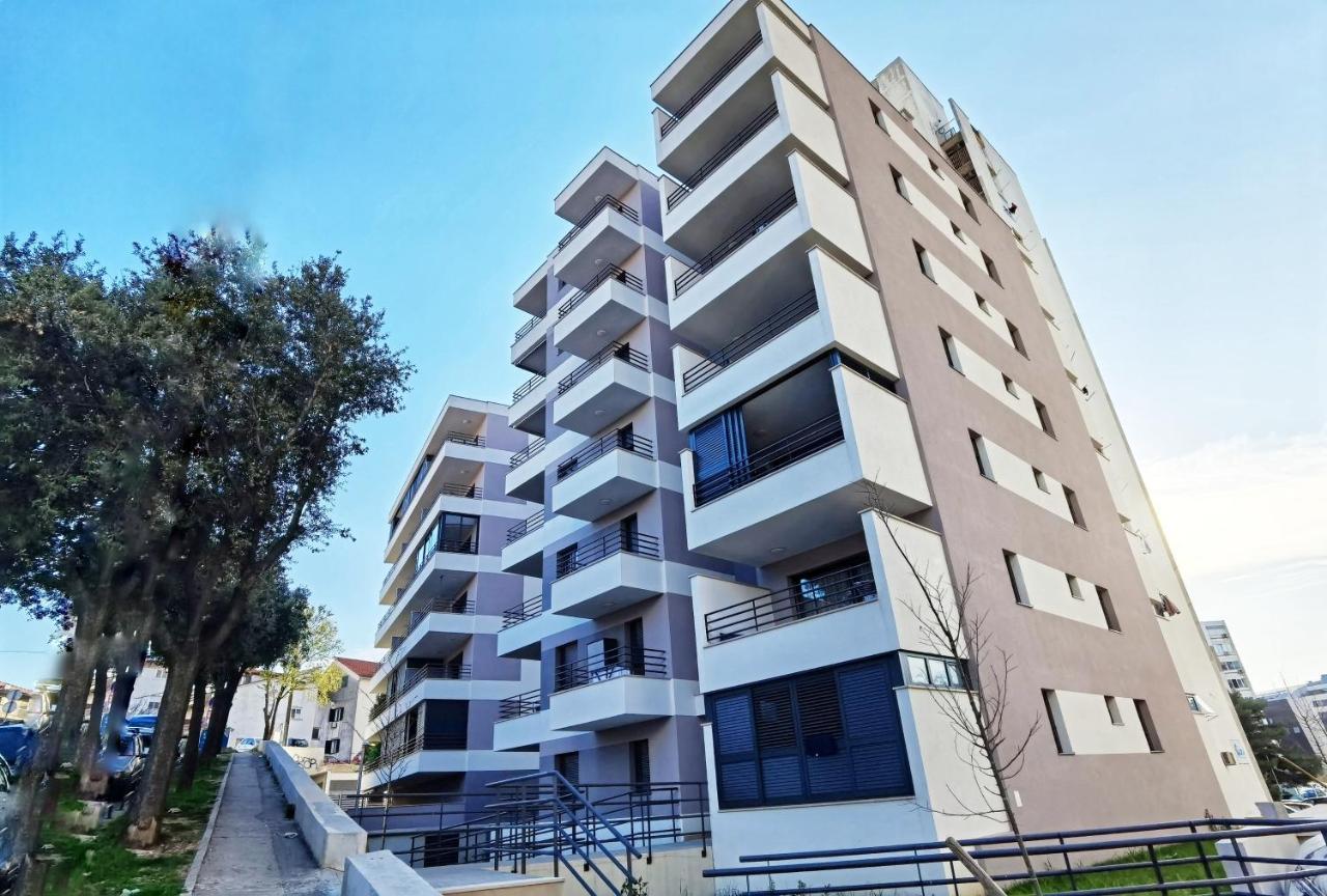 Grandpa's Tree - Private Garage Apartman Split