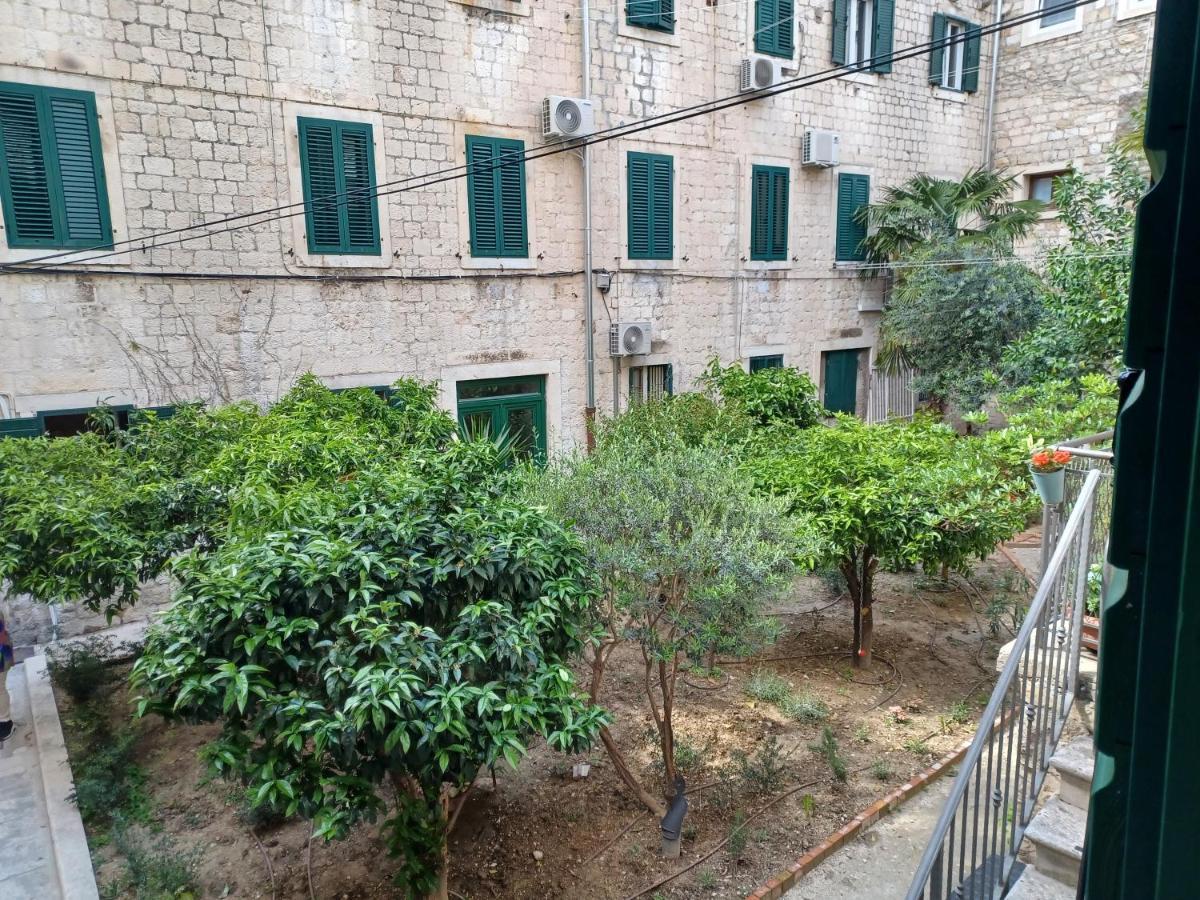Jr Luxury Guesthouse2 Guest house 4*