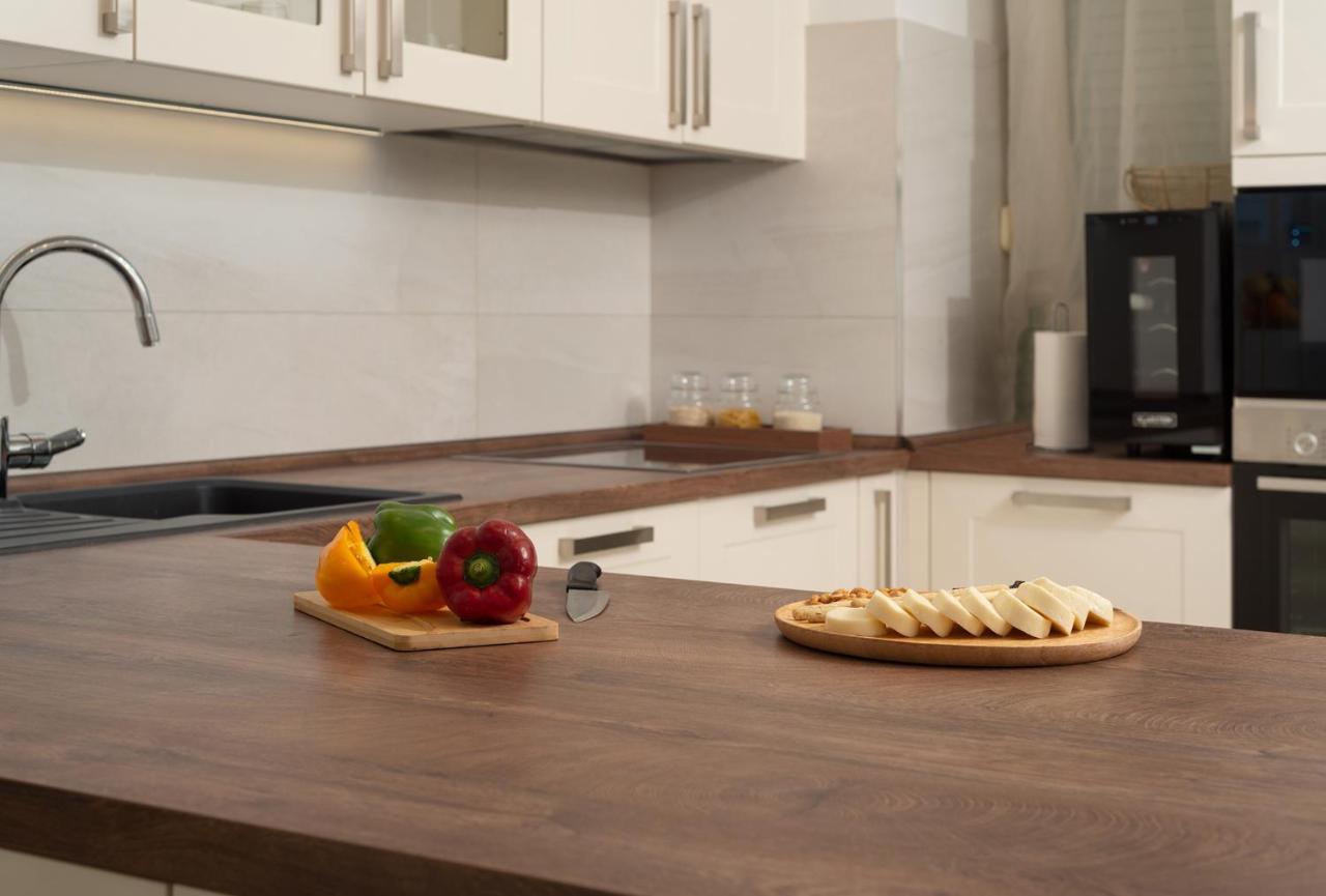 Luxury Oasis - Free Parking In Garage Appartement *