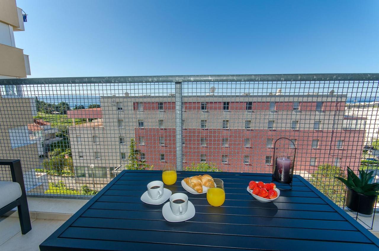 Spacious Smile With Terrace And Secure Garage Apartment *