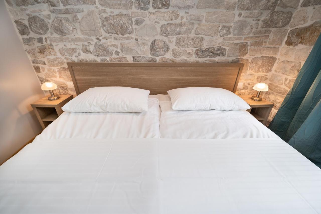 Tifani Luxury Split