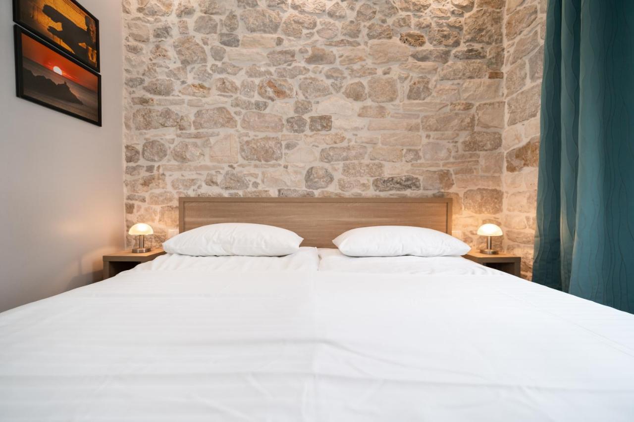 Tifani Luxury Split