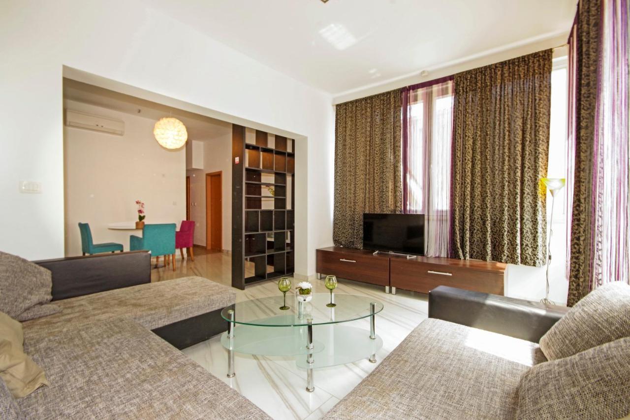 Apartment House
