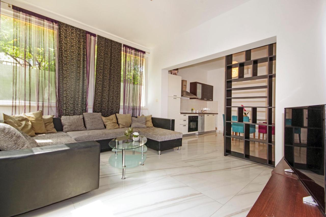 House * Split