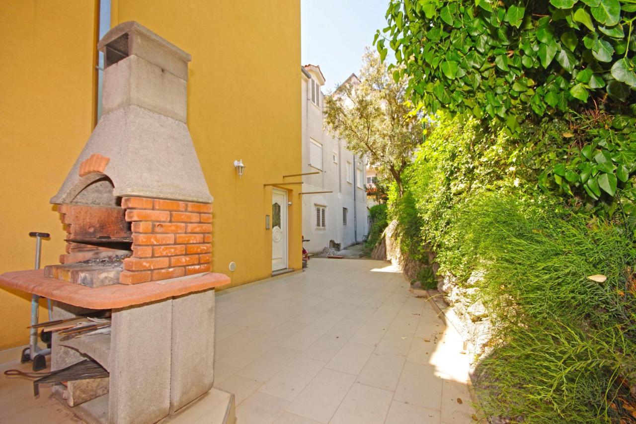 Apartment House *