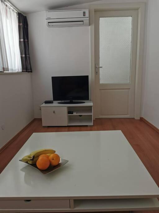 Teni Apartment *