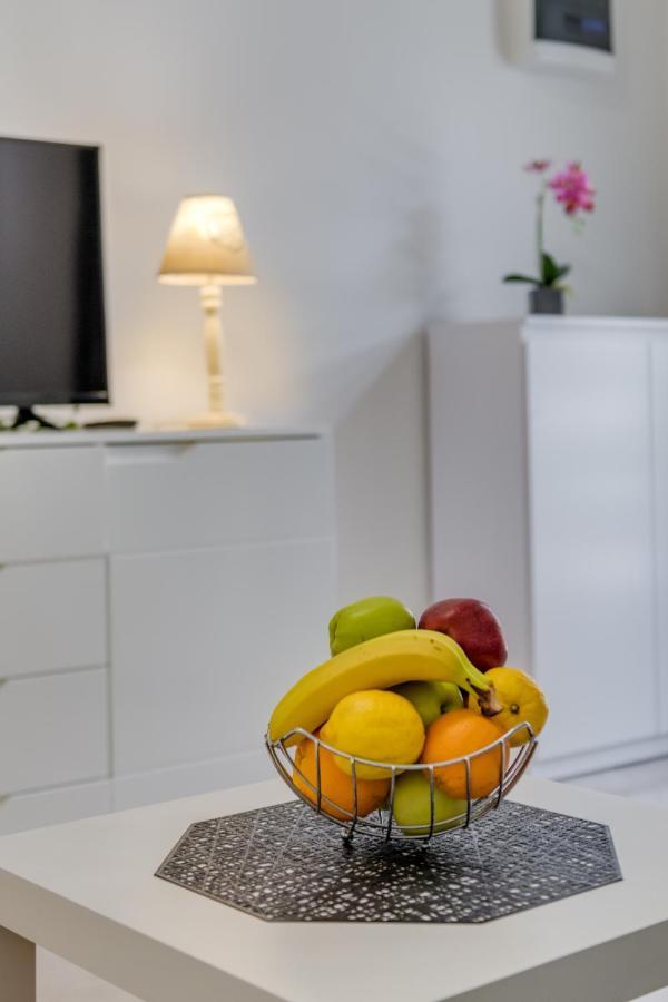 Andela 2bdrs & Free Wifi Apartment Split