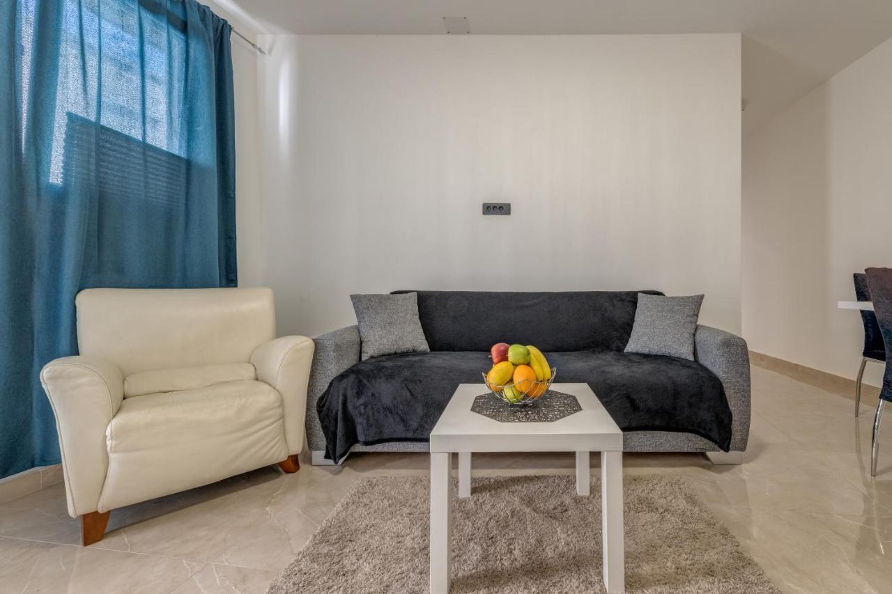 Apartment Andela 2bdrs & Free Wifi *