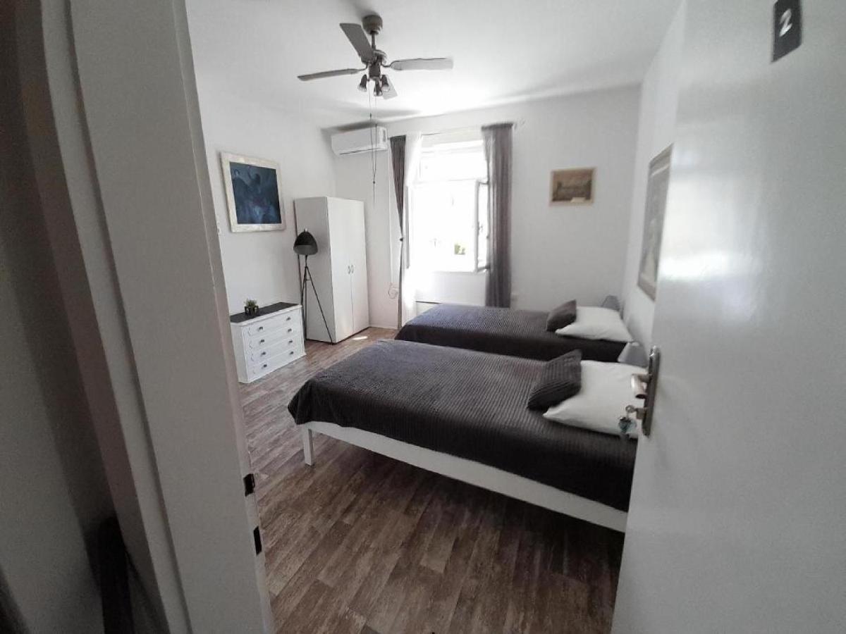 Regina Apartment Split