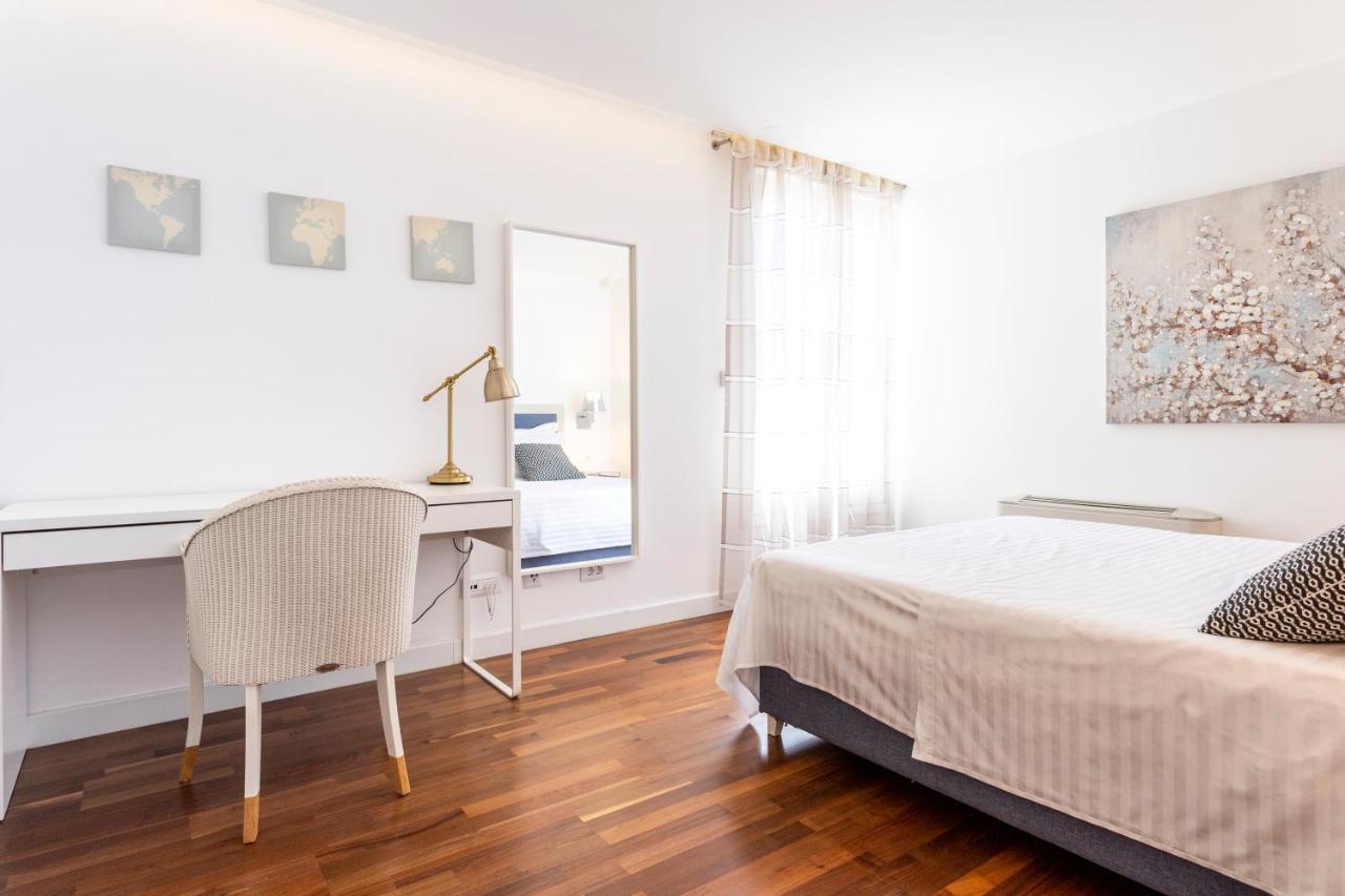 Apartment Blue Maris Split