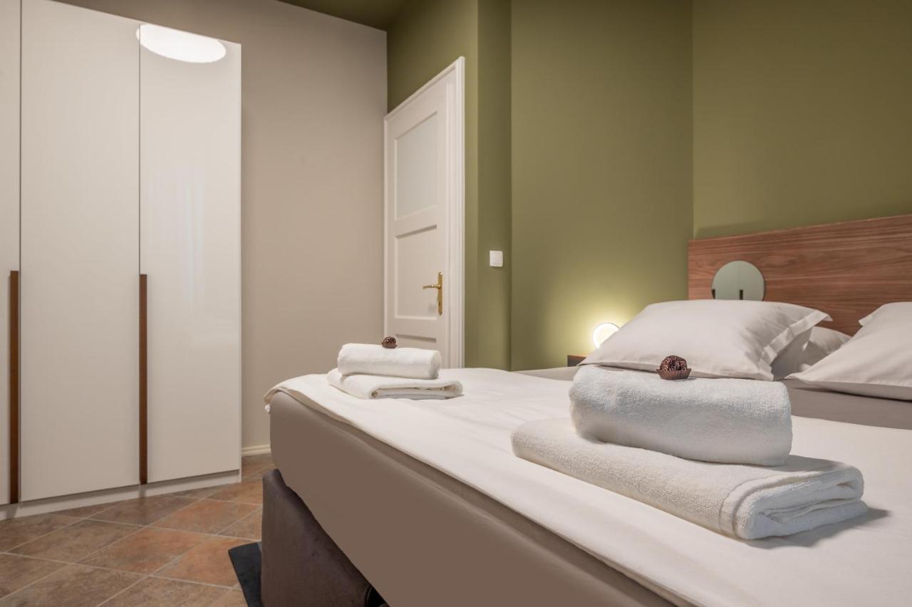 Green, Deluxe Two Bedroom *