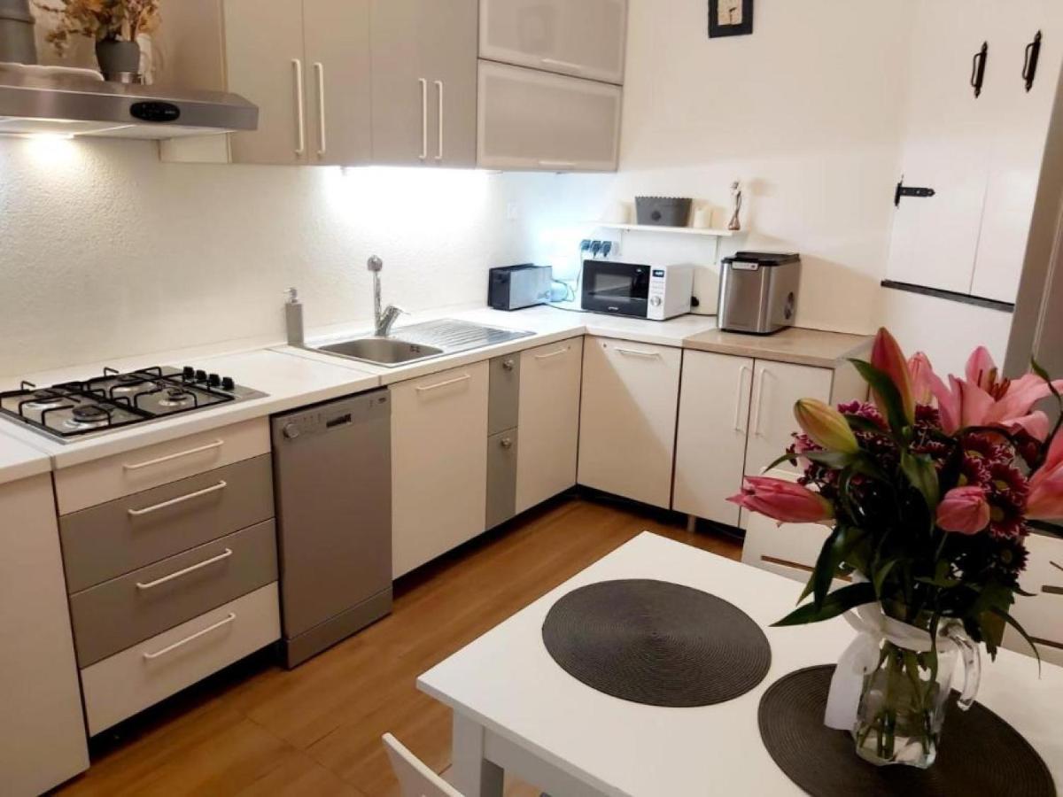 Regina Apartment