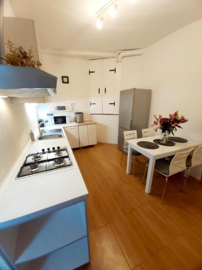 Regina Apartment Split