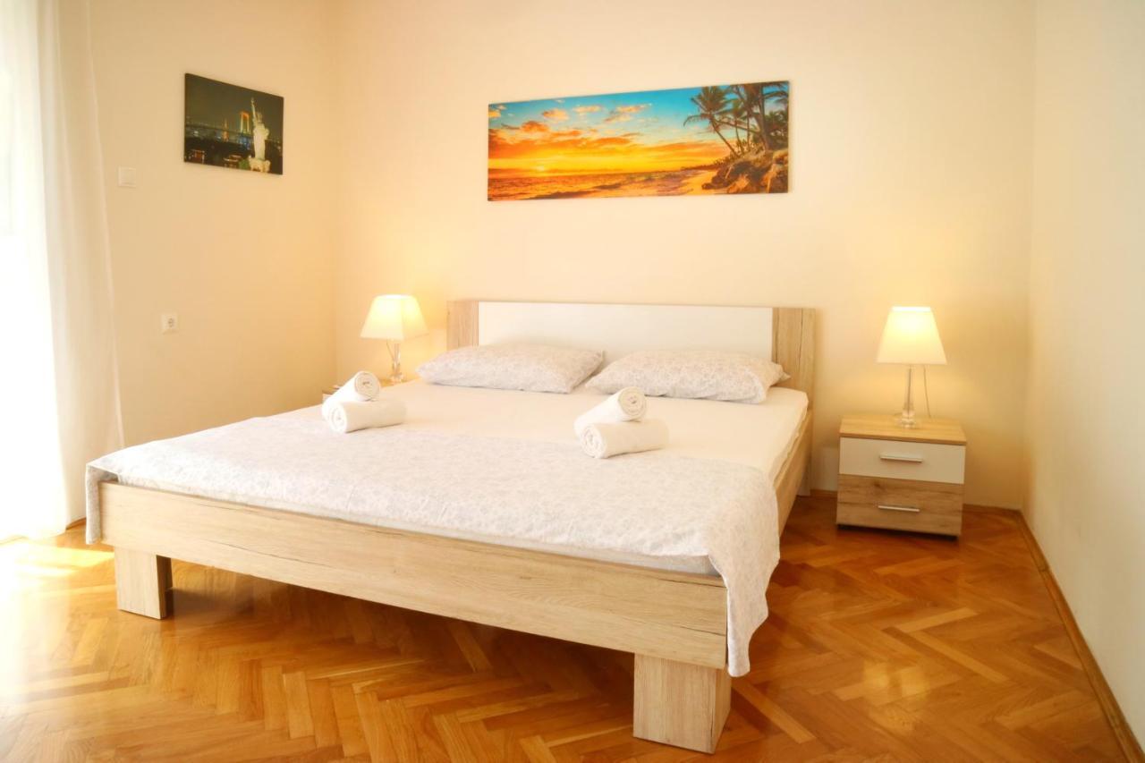 Honeycomb - Free Parking Apartment