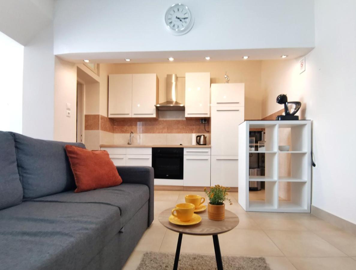 Honeycomb - Free Parking Apartment
