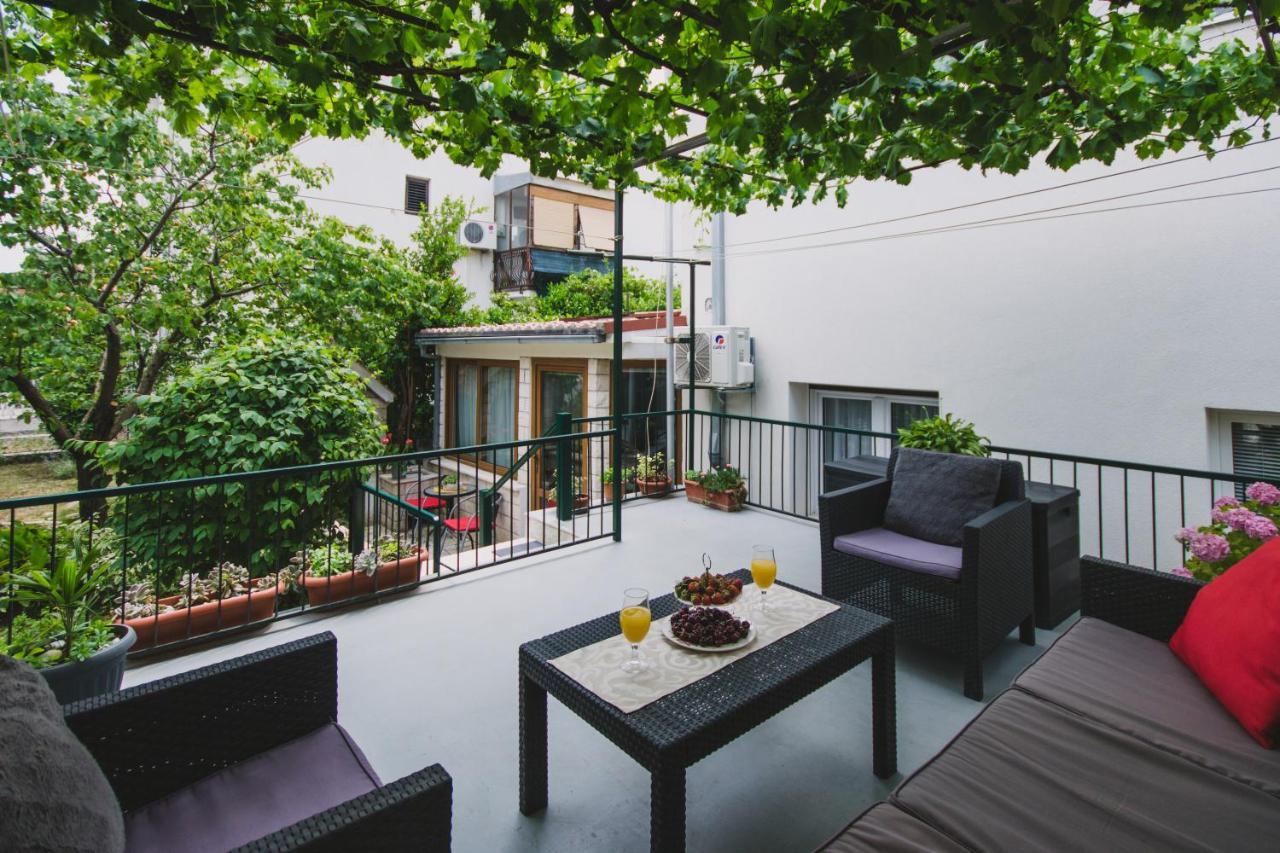 Marjan Hill 3-br Apt,5 Guests Private Garden Near Apartment *