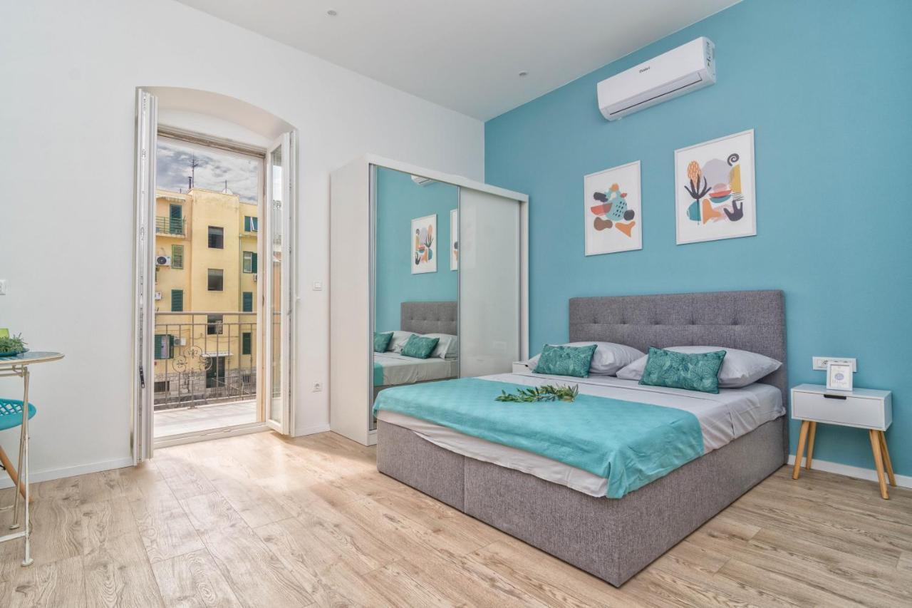 Little World Apartment *
