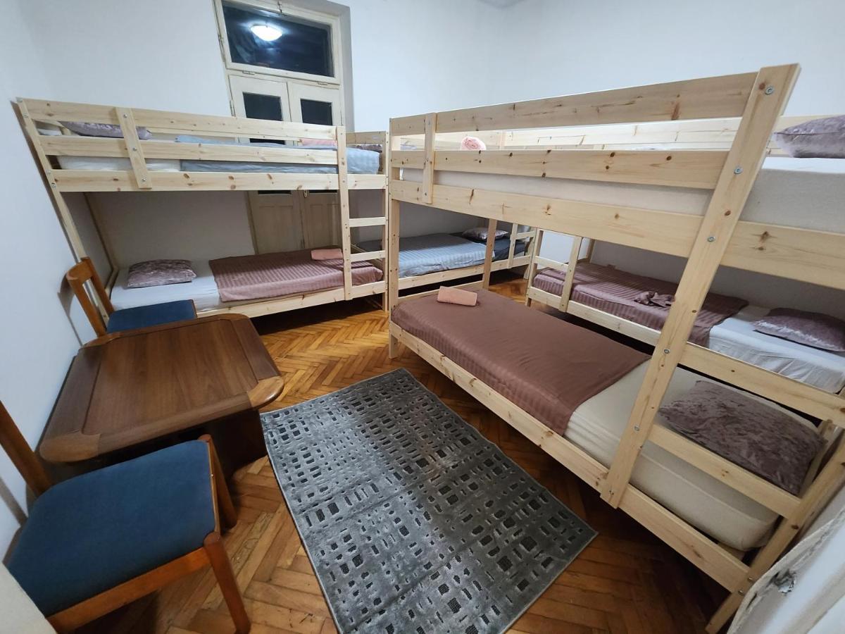 Hostel Queen Centar *