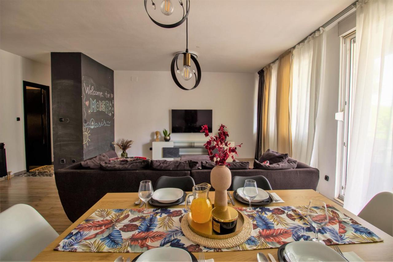 Modern Oasis Private Parking Apartman *